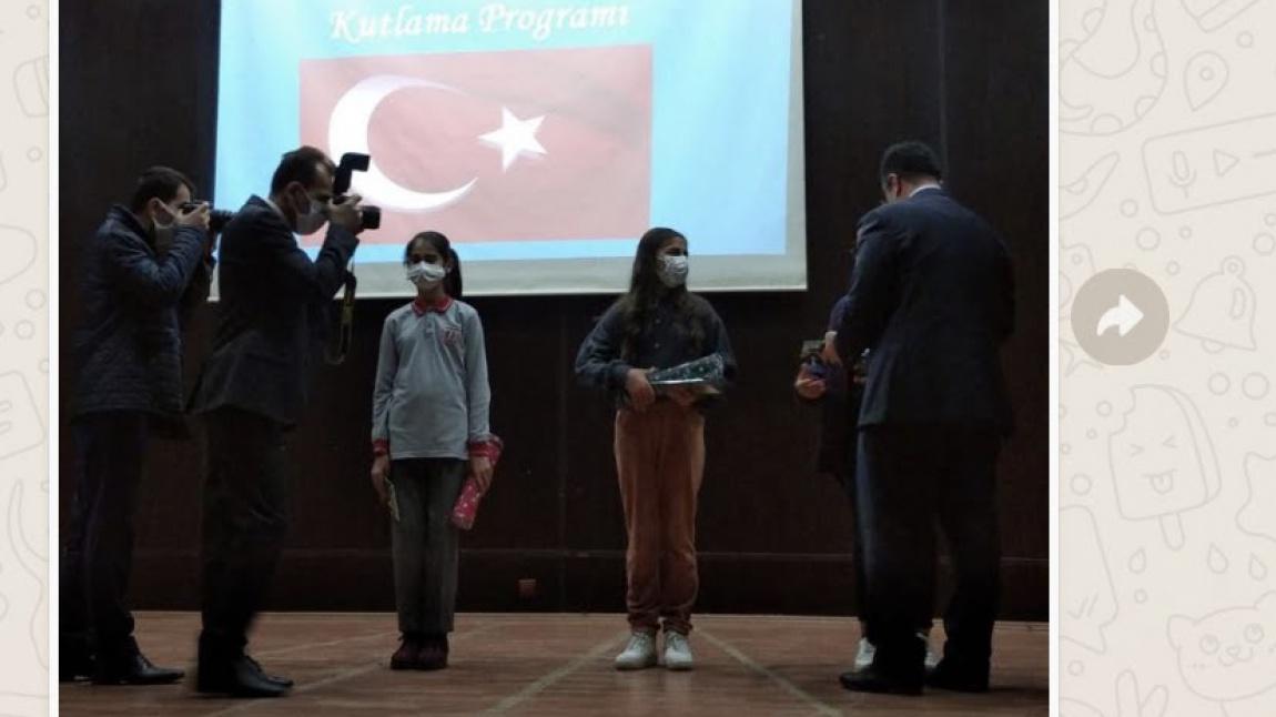 Öğretmenler Günü şiir yarışması il birincisi öğrencimiz Betül NAZ KAYIŞ oldu.